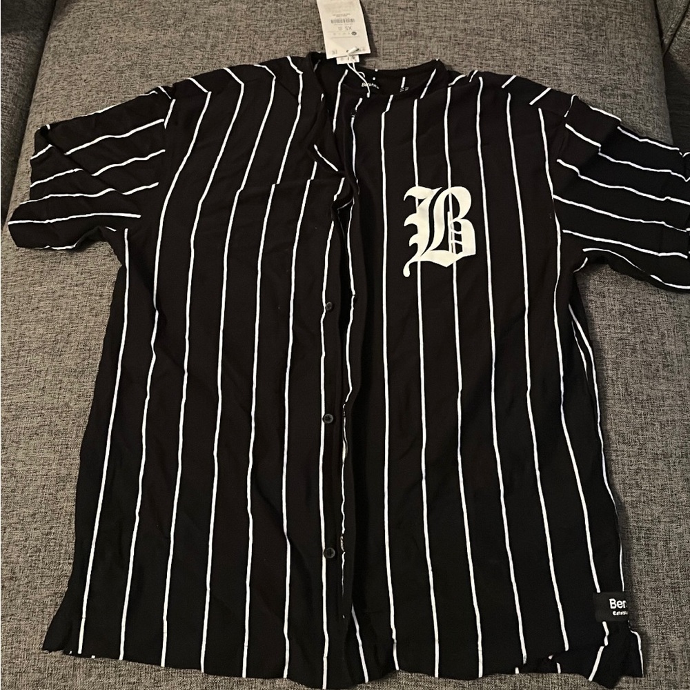 XS BERSHKA SHIRT
